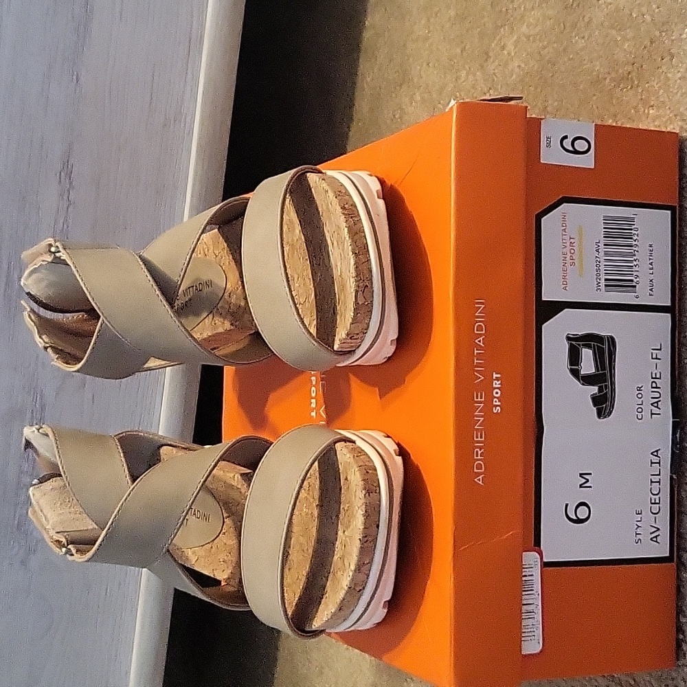 Adrienne Vittadini Sport Cecilia taupe wedge sandals size 6